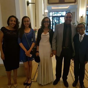 Meet your Posher, Dina